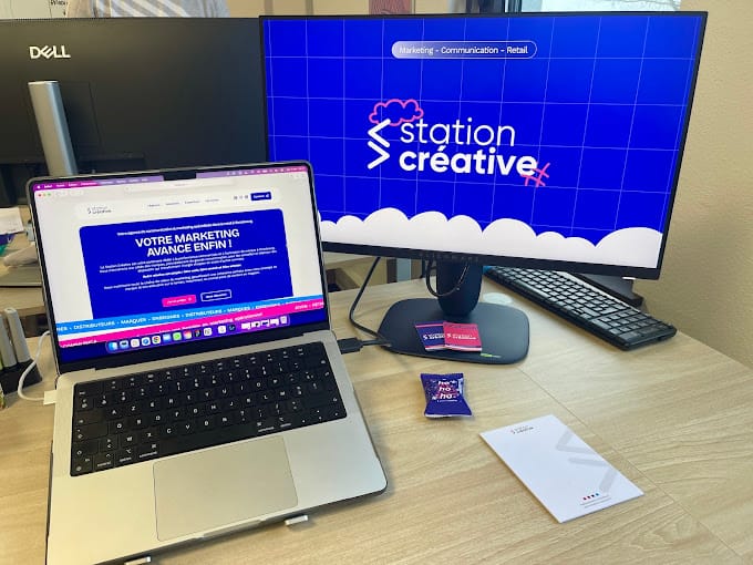 bureau agence retail station creative